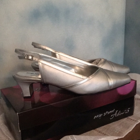 Shoes - Picture 3 of 3